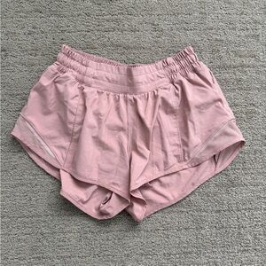 Lululemon Hotty Hot Shorts 2.5" light coral size 4